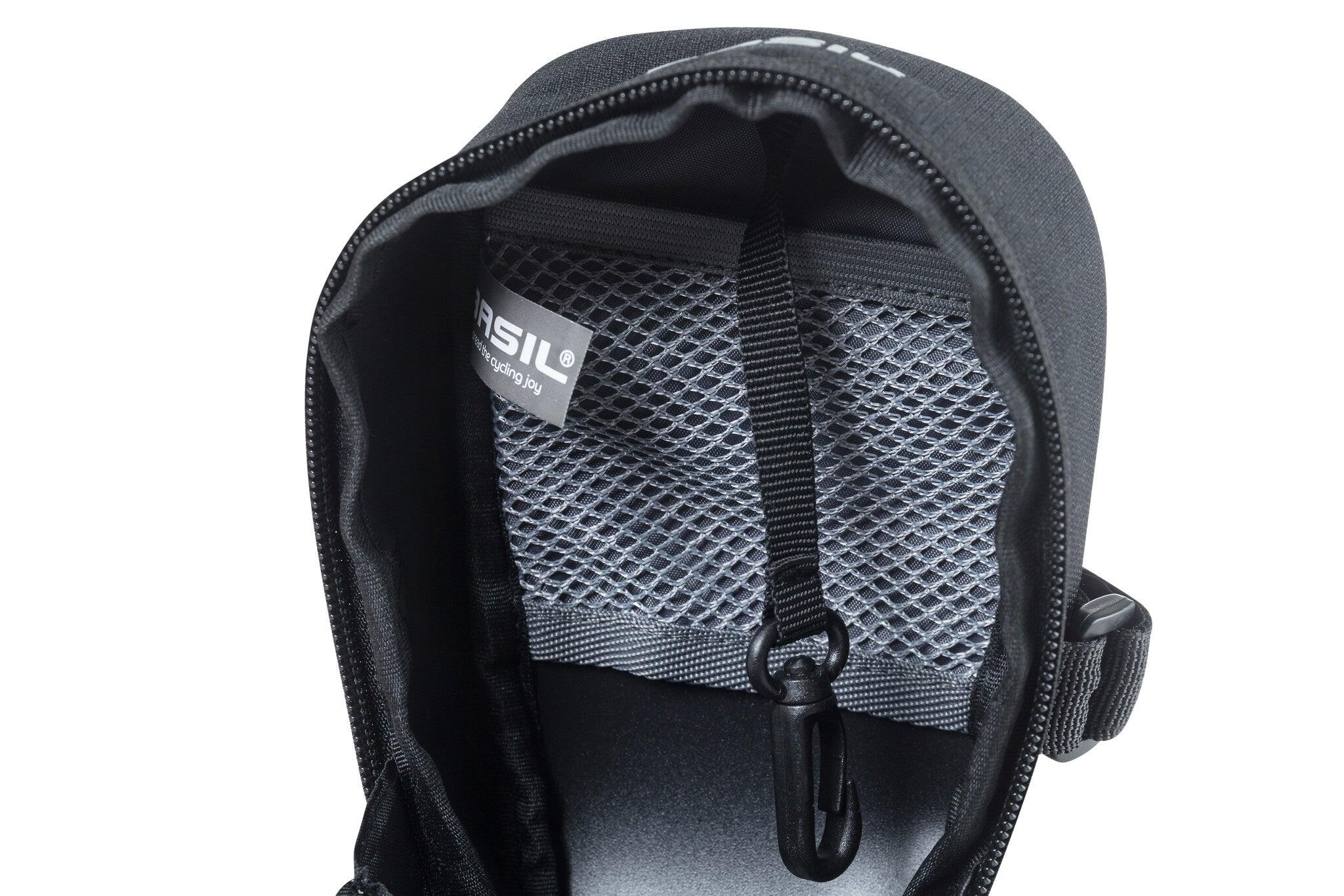 Basil Satteltasche Mada, Schwarz, 1 Liter 7/7