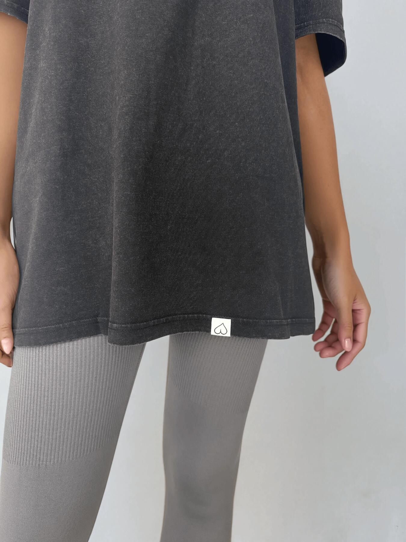 Czarny T-shirt Damski Retro - Body Under Construction BeShaped 5/6