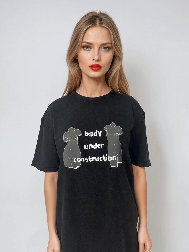 Czarny T-shirt Damski Retro - Body Under Construction BeShaped