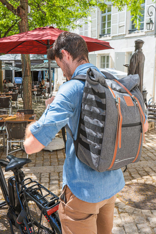 Rugzak zijtas voor fiets - gemaakt van gerecycled materiaal Zefal Urban 30 x 45 5/7