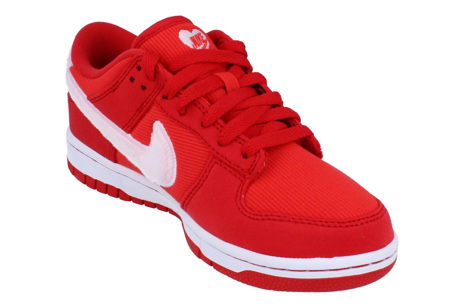 Nike Dunk Low Valentine's Day (2024) 4/6