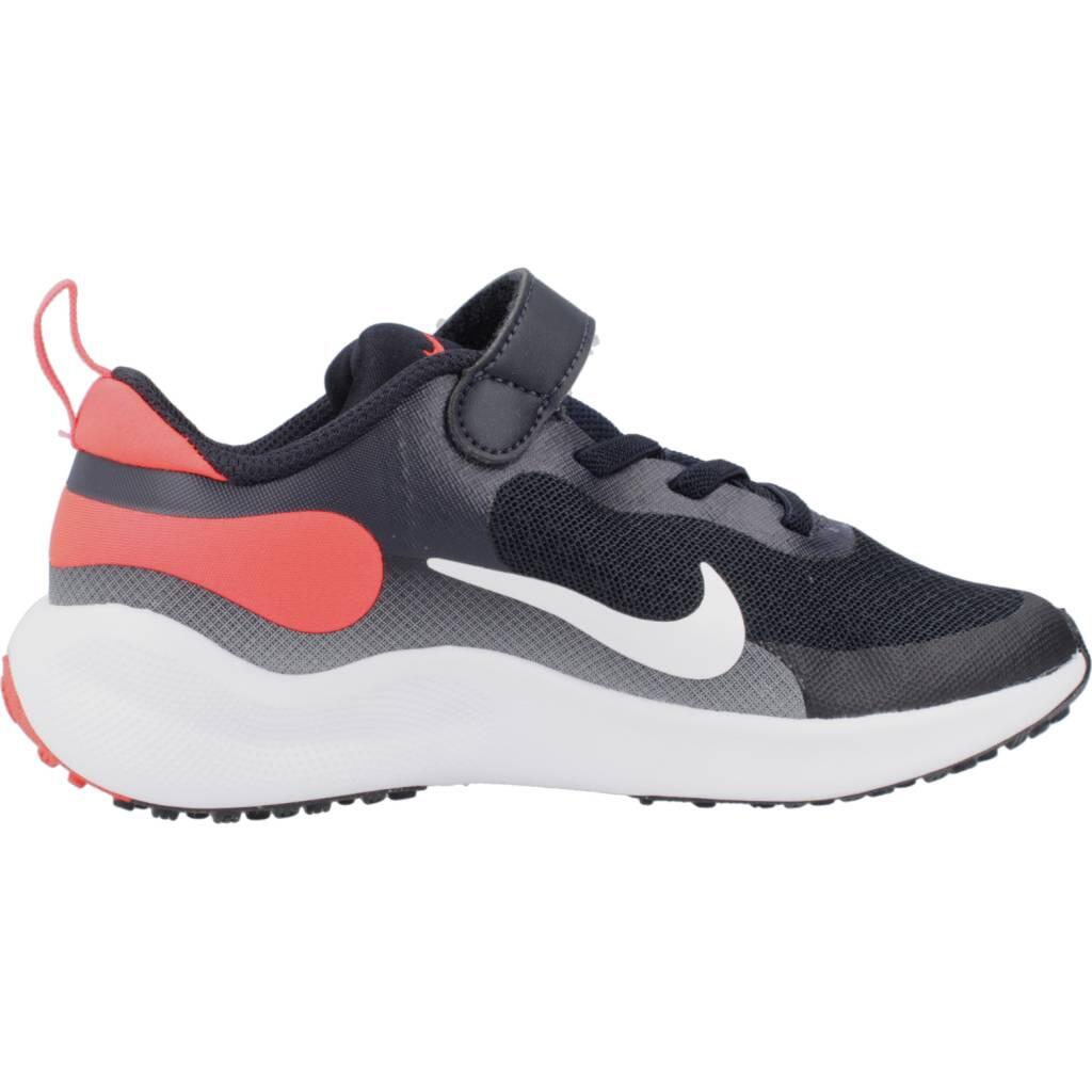 Baskets Nike Modèle Revolution 7 Couleur Bleu 4/5