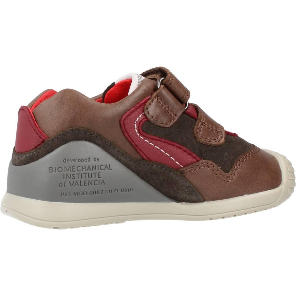 Baskets Biomecanics Modèle 231126b Couleur Marron 4/5
