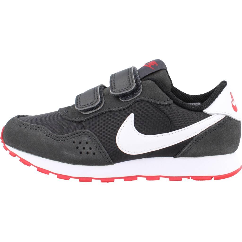 Baskets Nike Modèle Md Valiant Couleur Gris 2/5