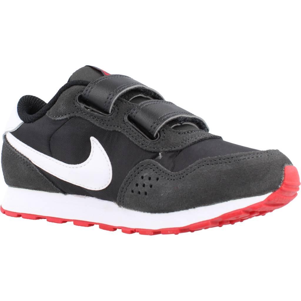 Baskets Nike Modèle Md Valiant Couleur Gris 5/5