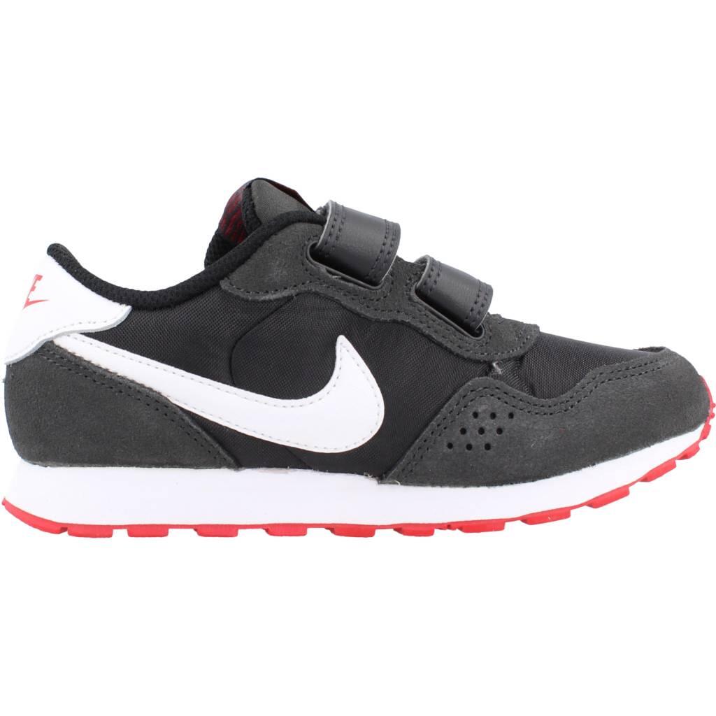 Baskets Nike Modèle Md Valiant Couleur Gris 4/5