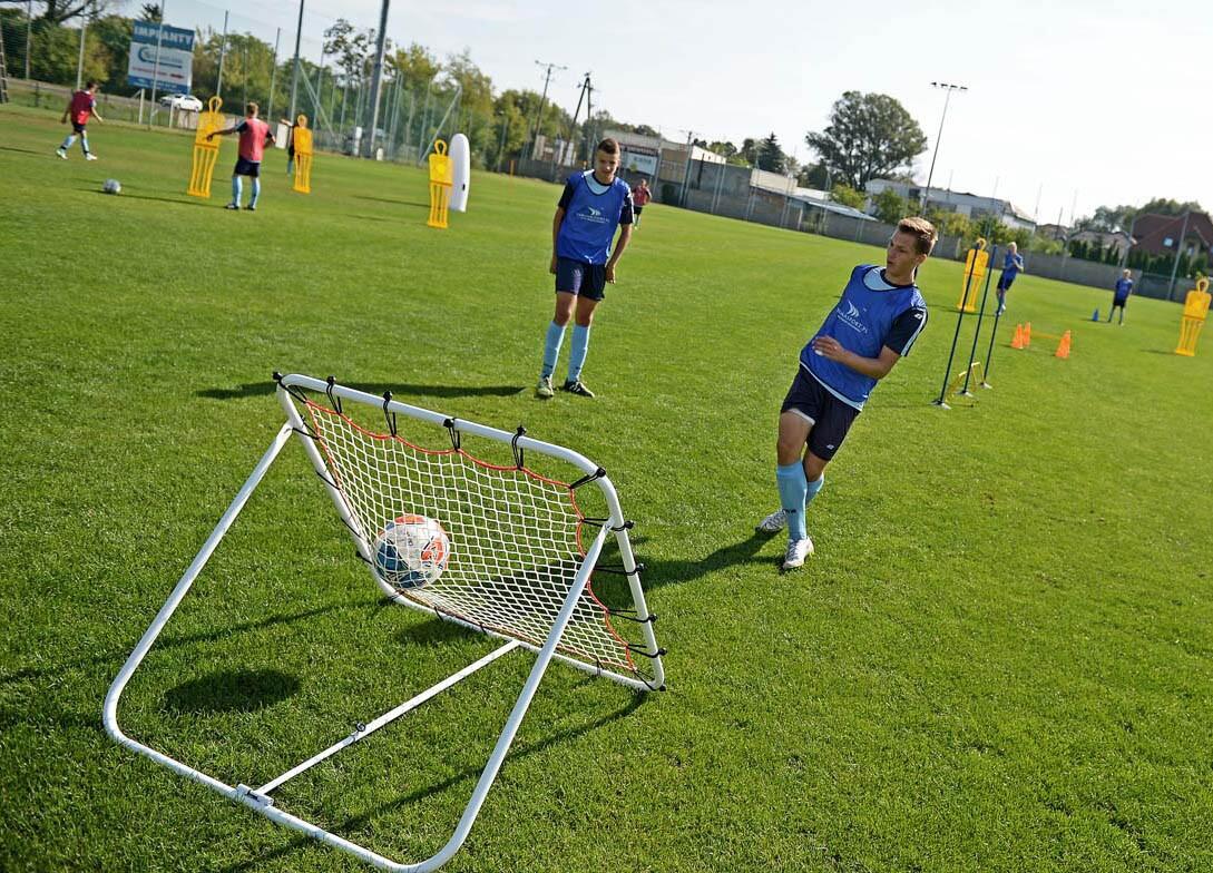 Rebounder Yakimasport 110x110 cm | trening techniki i refleksu | regulowany kąt 6/7