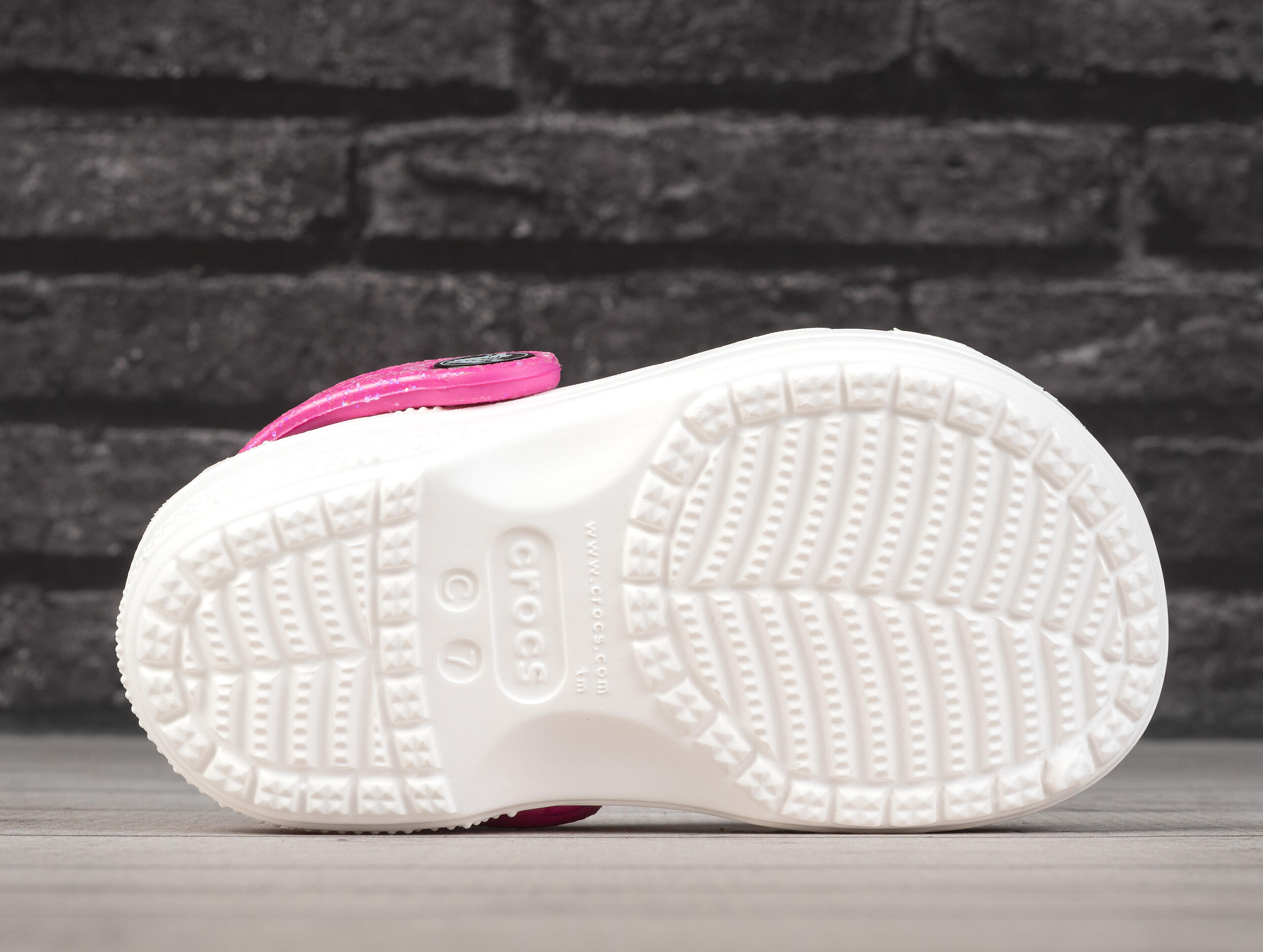 207803-100 Kids Slip On Sandals 5/7