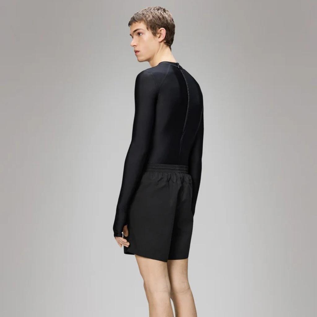 Pantaloni Rains Modello Mito Shorts Colore Nero 3/5