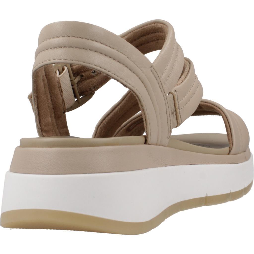 Sandali Clarks Modello Tuscan Strap Colore Nudo 3/5