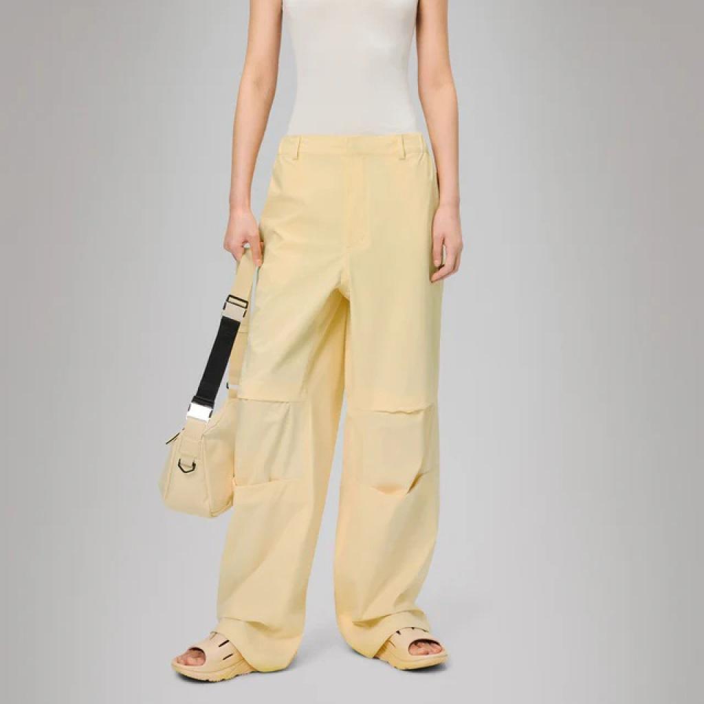 Pantaloni Rains Modello Suva Hardshell Pants Wide W3 Colore Beige 4/5