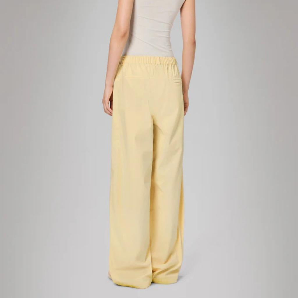 Pantaloni Rains Modello Suva Hardshell Pants Wide W3 Colore Beige 3/5