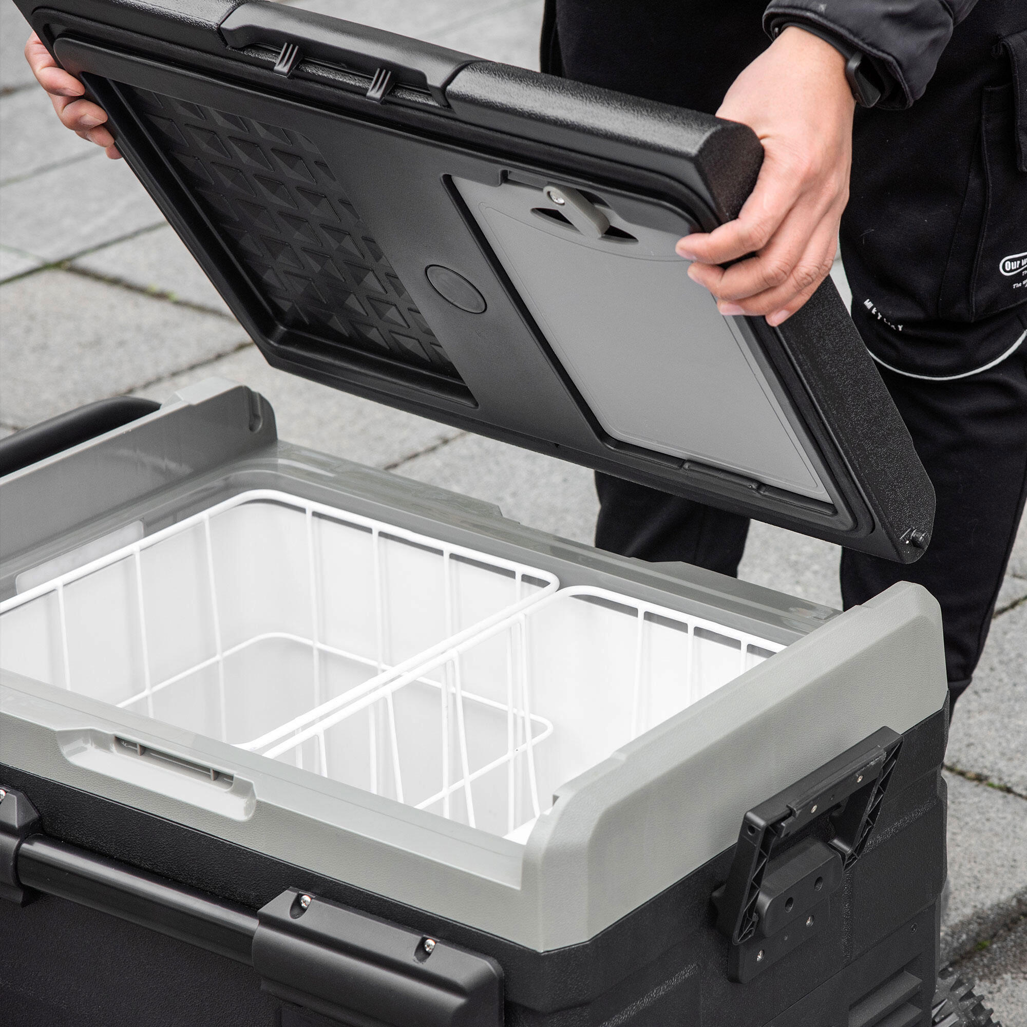 Congelador de Compresor Outsunny 71.1x46x57.1 cm Negro 4/7