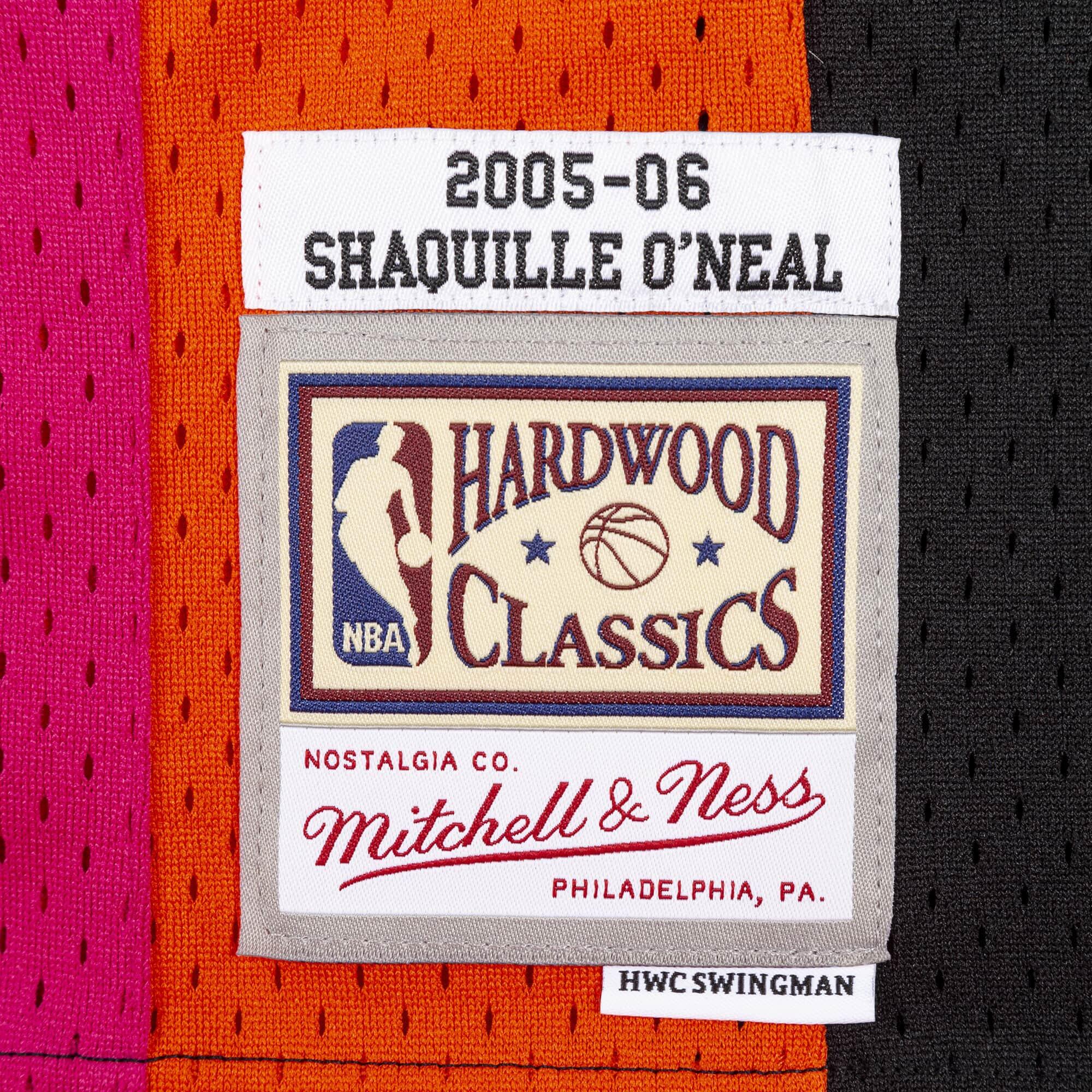 Mitchell & Ness HWC Swingman Jersey Miami Heat 2005-06 Shaquille O'Neal schwarz 3/3
