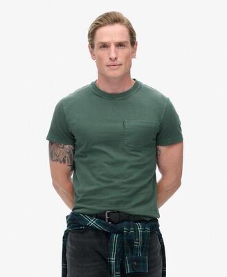 Camiseta con bolsillo lavada esencial