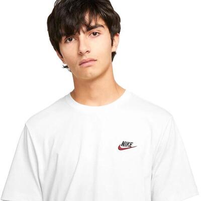 T-shirt nike sportswear club. wit. mannen