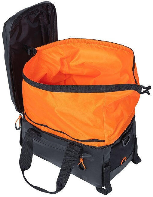 Basil Miles Sacoche de Vélo Sportive - Sac à Bagages Imperméable 6/6