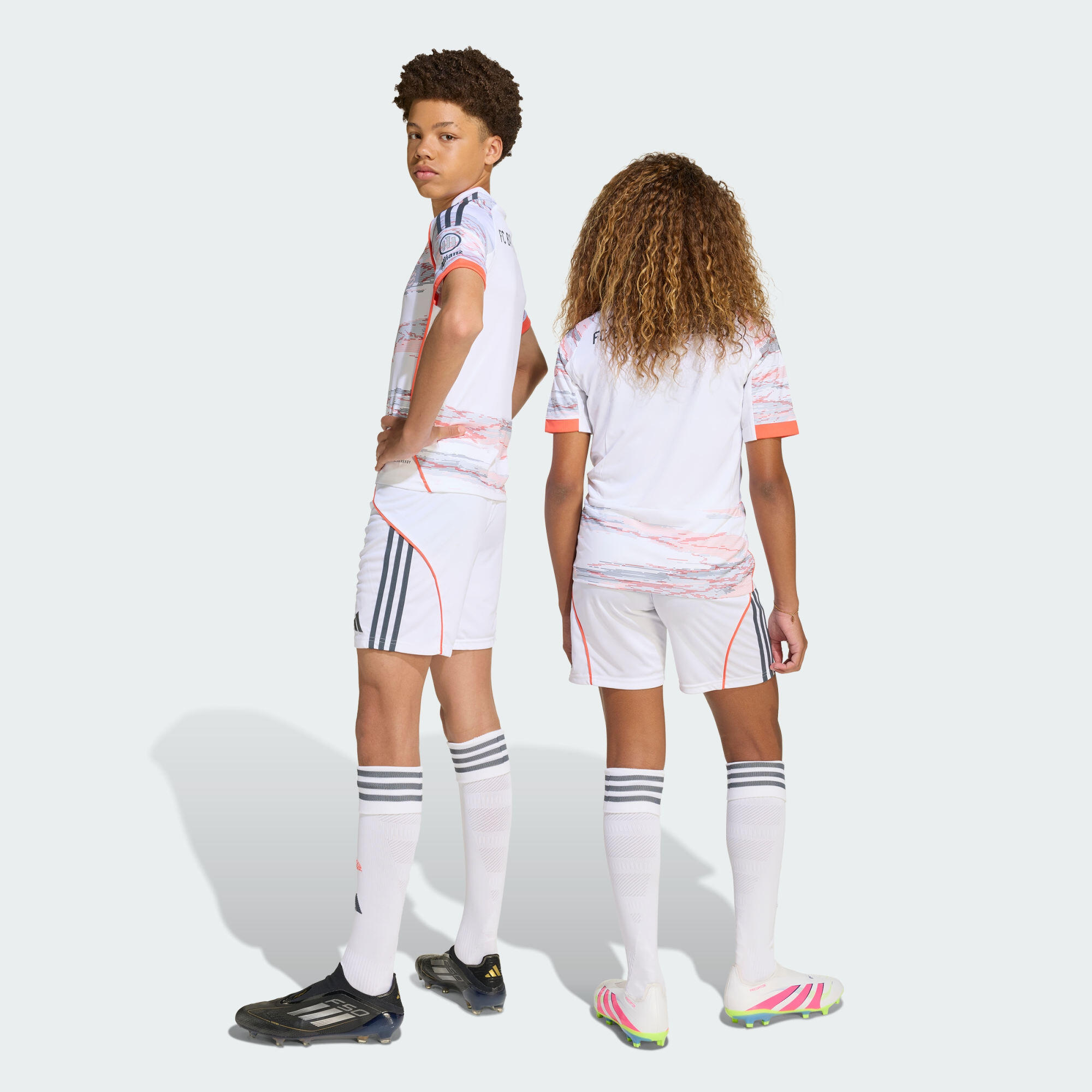 Short extérieur FC Bayern 25/26 Enfants 5/7