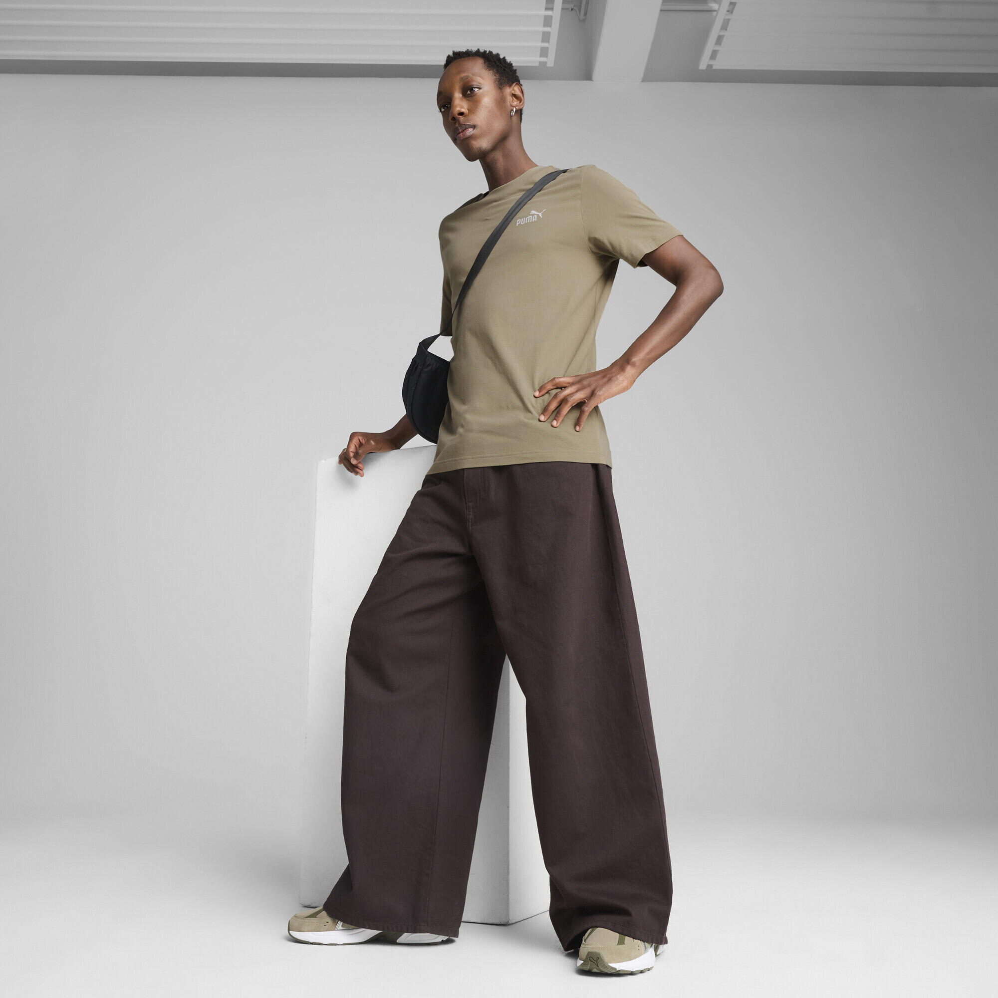 T-shirt Essentials con logo piccolo N. 1 da uomo PUMA Velvet Moss Brown 4/7