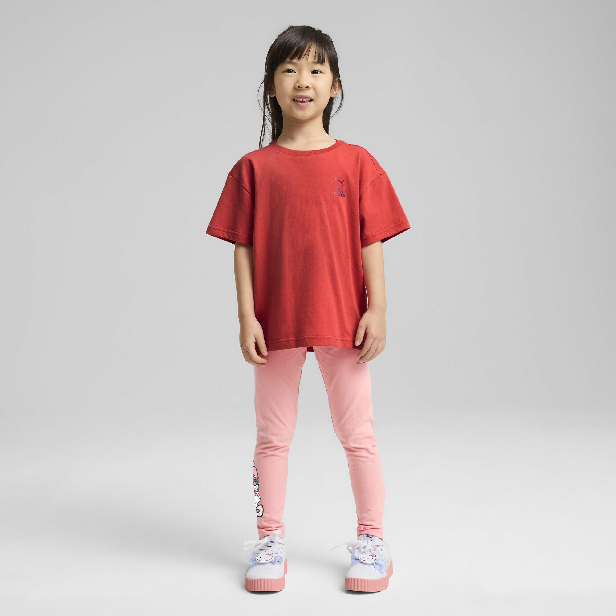 Dziecięca luźna koszulka PUMA x HELLO KITTY AND FRIENDS  z grafiką PUMA Red Fire 5/7