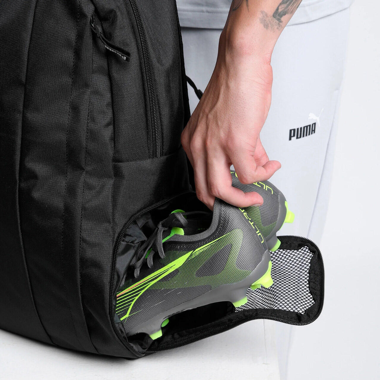 Mochila Puma 24 L, compartimento principal con cremallera doble 6/7