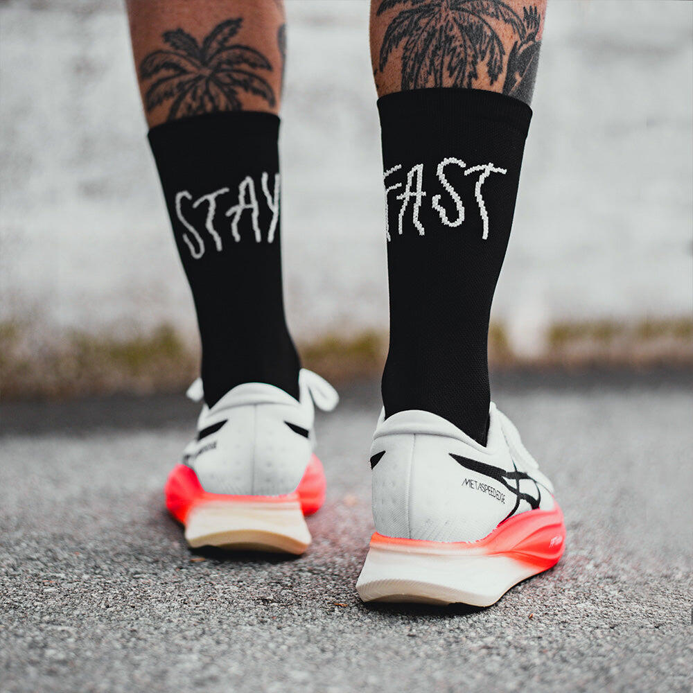 Calcetin running  unisex Stay Fast, tricotado color Negro 3/4