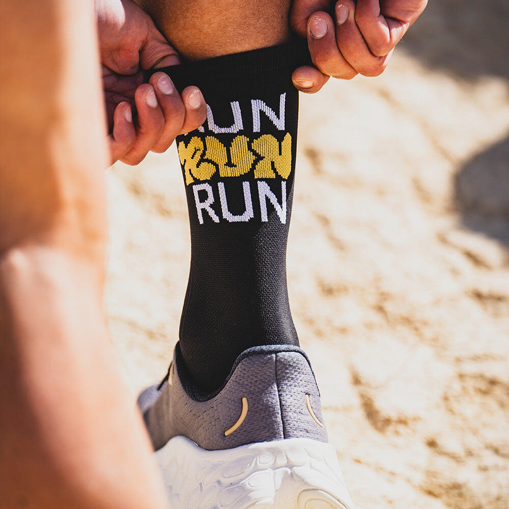 Calcetin running  unisex Run Run, tricotado color Black 3/4