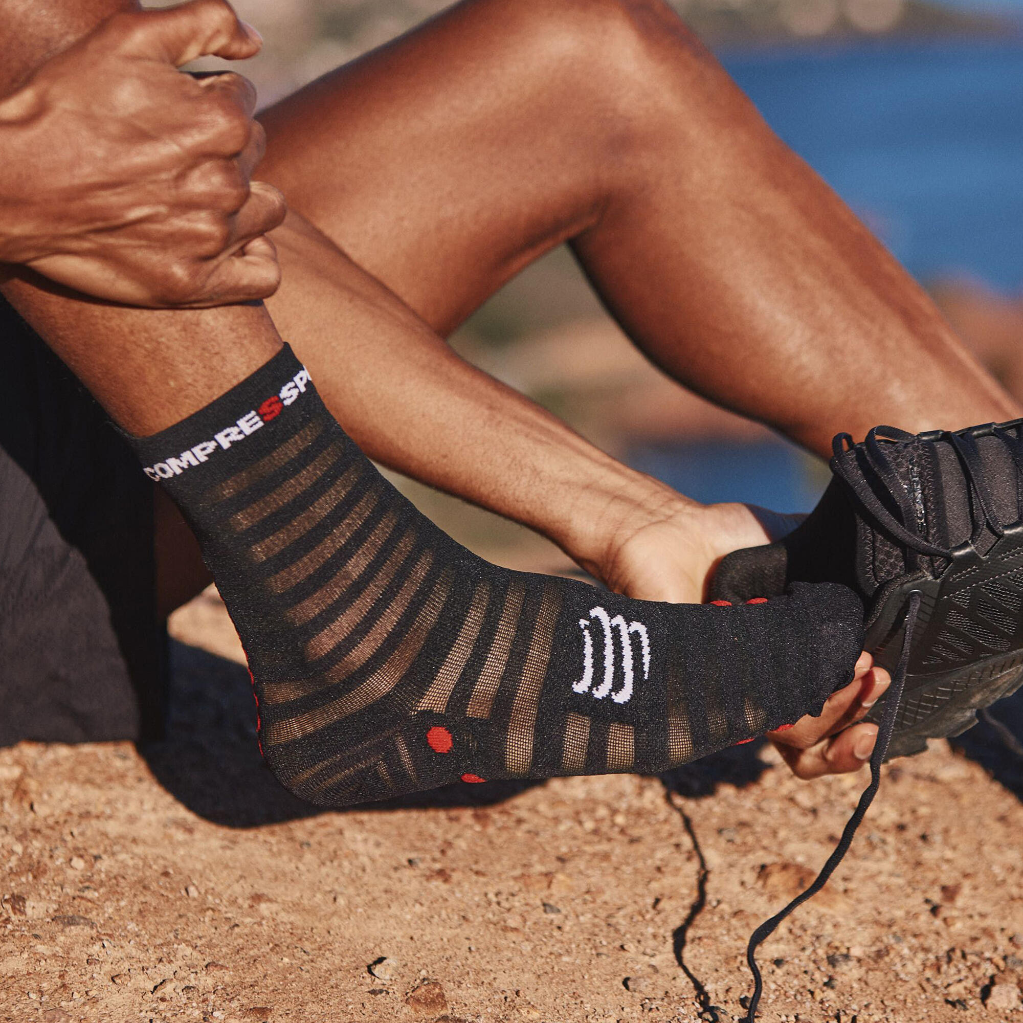 Coppia di calzini Compressport Pro Racing v4.0 Ultralight Run High Black 5/6