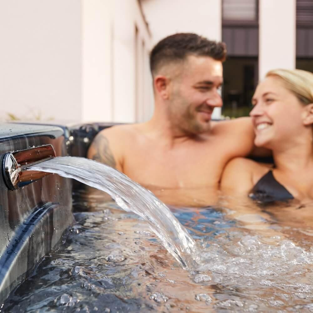 Idromassaggio da esterno BLACK MARBLE Con scaletta e copertura termica 3/7