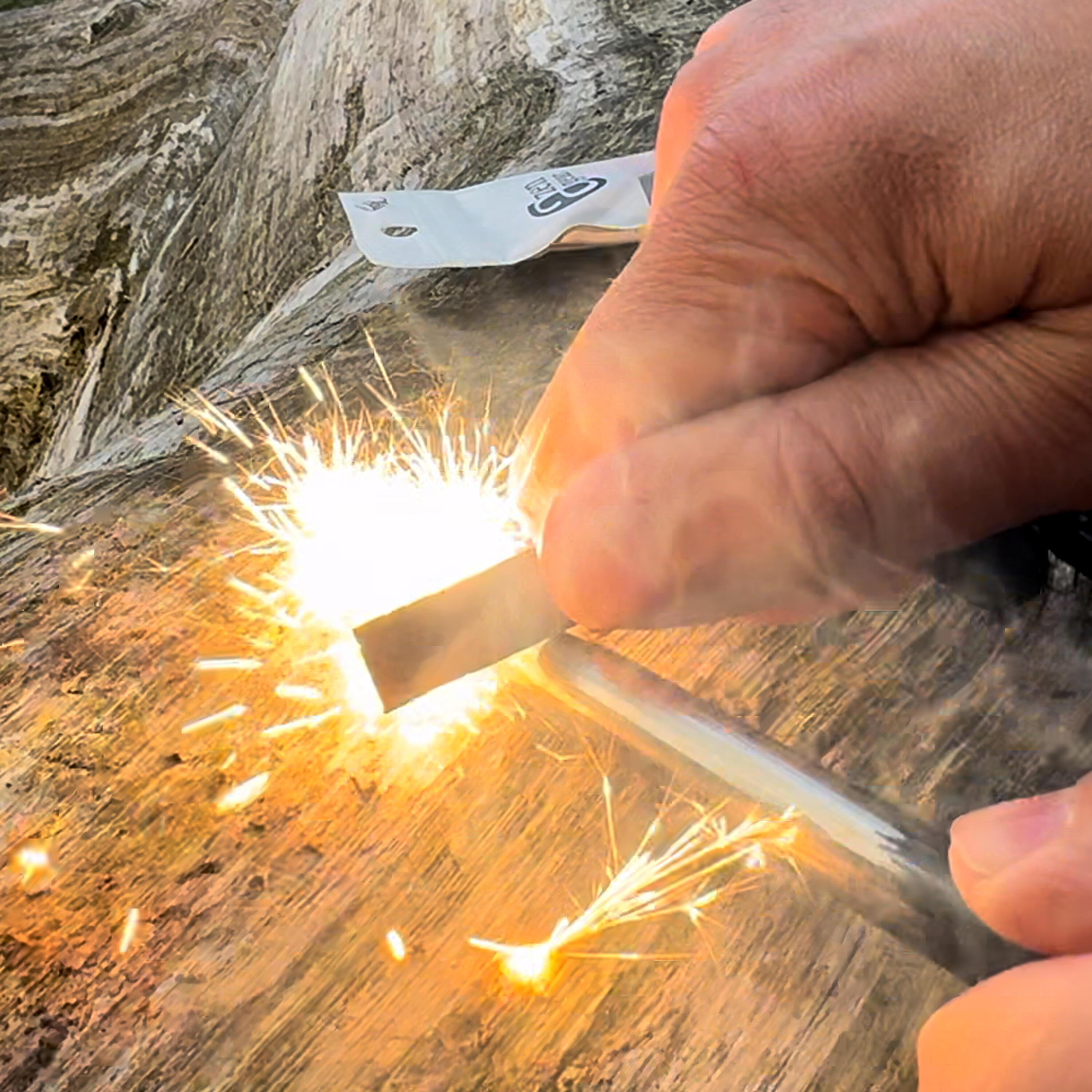 Survival Fire Stone - Magnesium Bar, Kampeervuurstarter 6/8