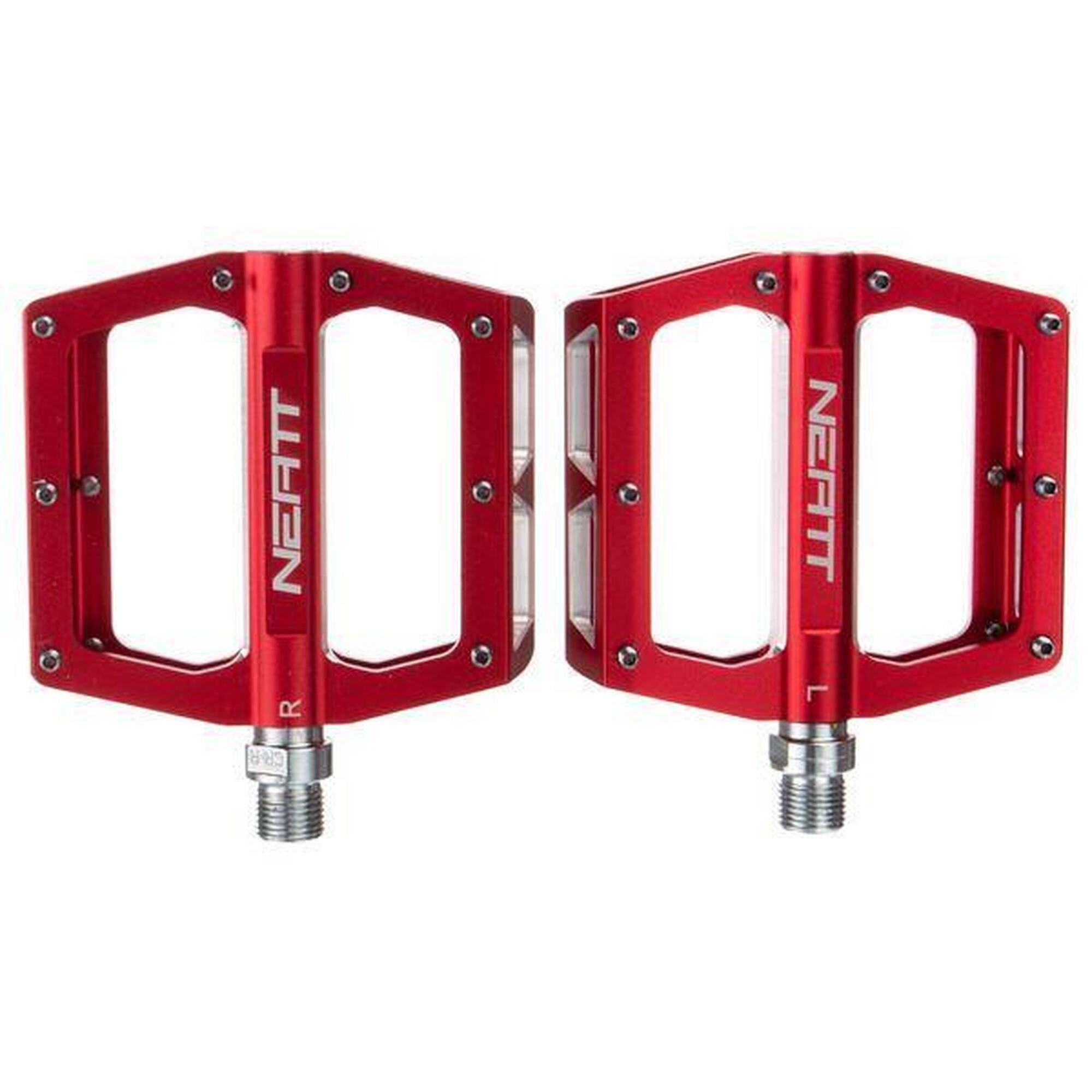 Paire de Pédales Plates Neatt Attack V2 8 Picots Rouge      4400€ 4499€ -2%    * La vente débute le 03/07/2025    NEATT Paire de Pédales Plates Neatt Attack V2 8 Picots RougeVendu exclusivement en ligne   