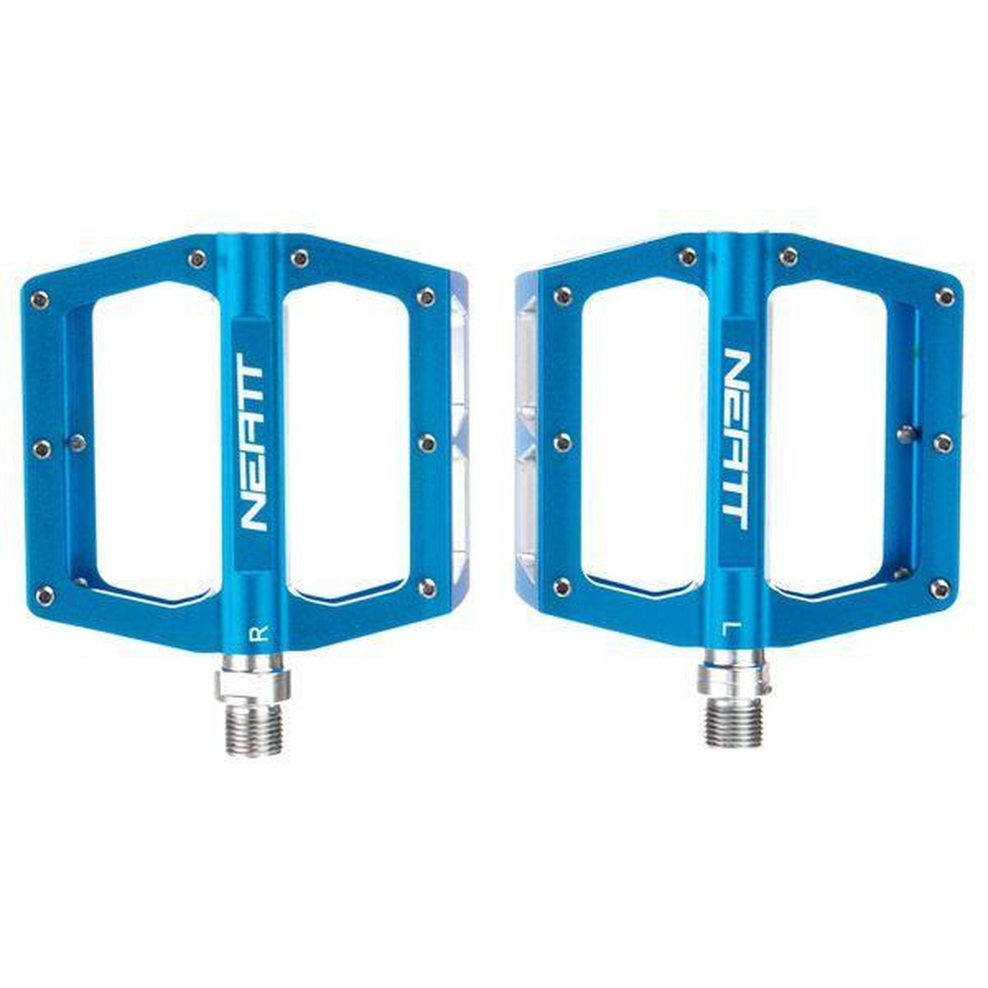 Paire de Pédales Plates Neatt Attack V2 8 Picots Bleu      3800€ 4499€ -15%    * La vente débute le 03/07/2025    NEATT Paire de Pédales Plates Neatt Attack V2 8 Picots BleuVendu exclusivement en ligne   