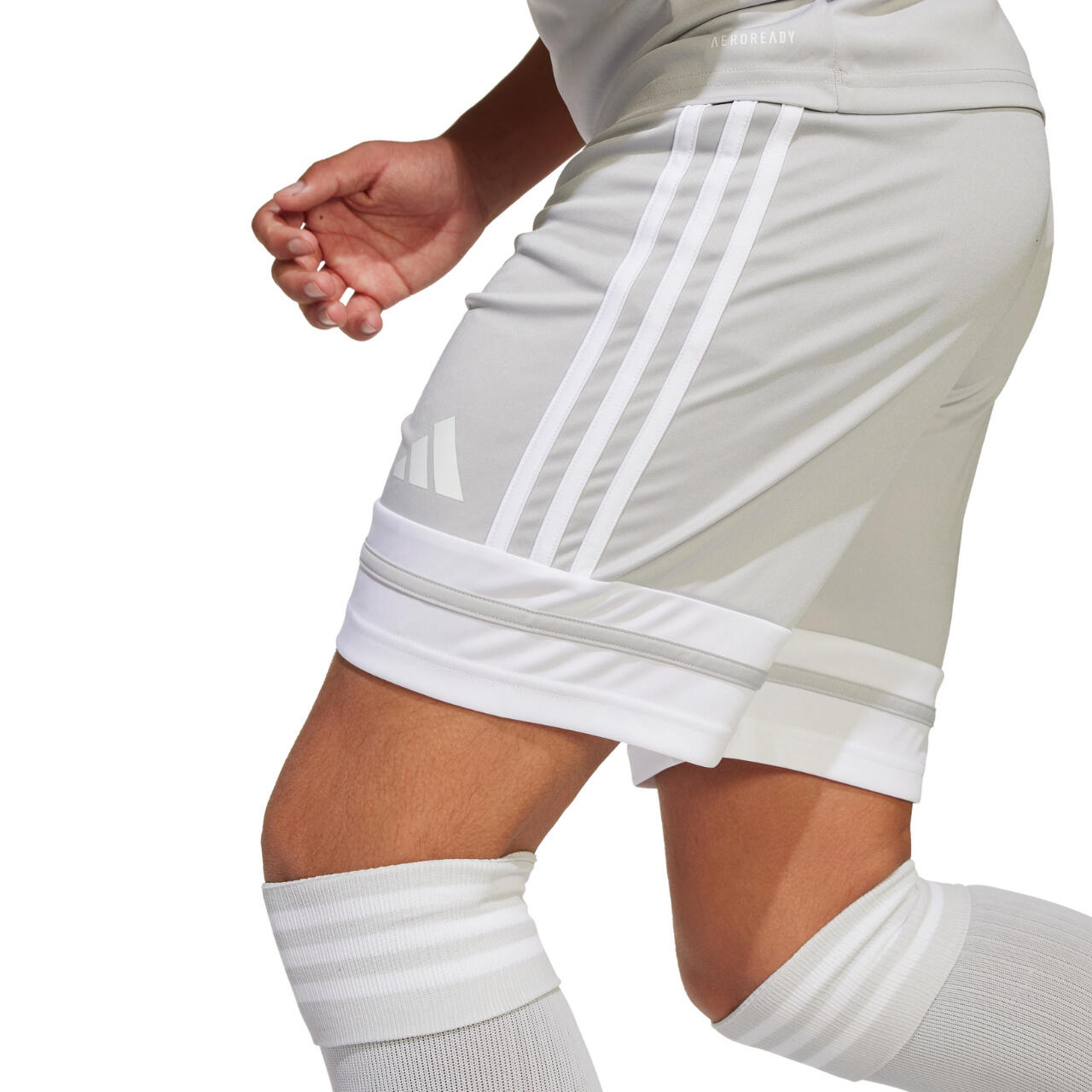 Calções Adidas modelo JJ2427 para crianças 4/6