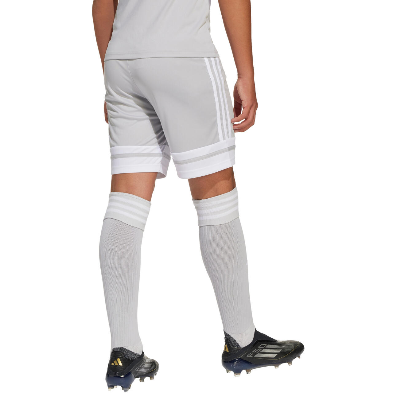 Korte broek Adidas model JJ2427 voor jongens 3/8