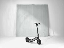 Trottinette électrique PURE Escape Pro Noire
