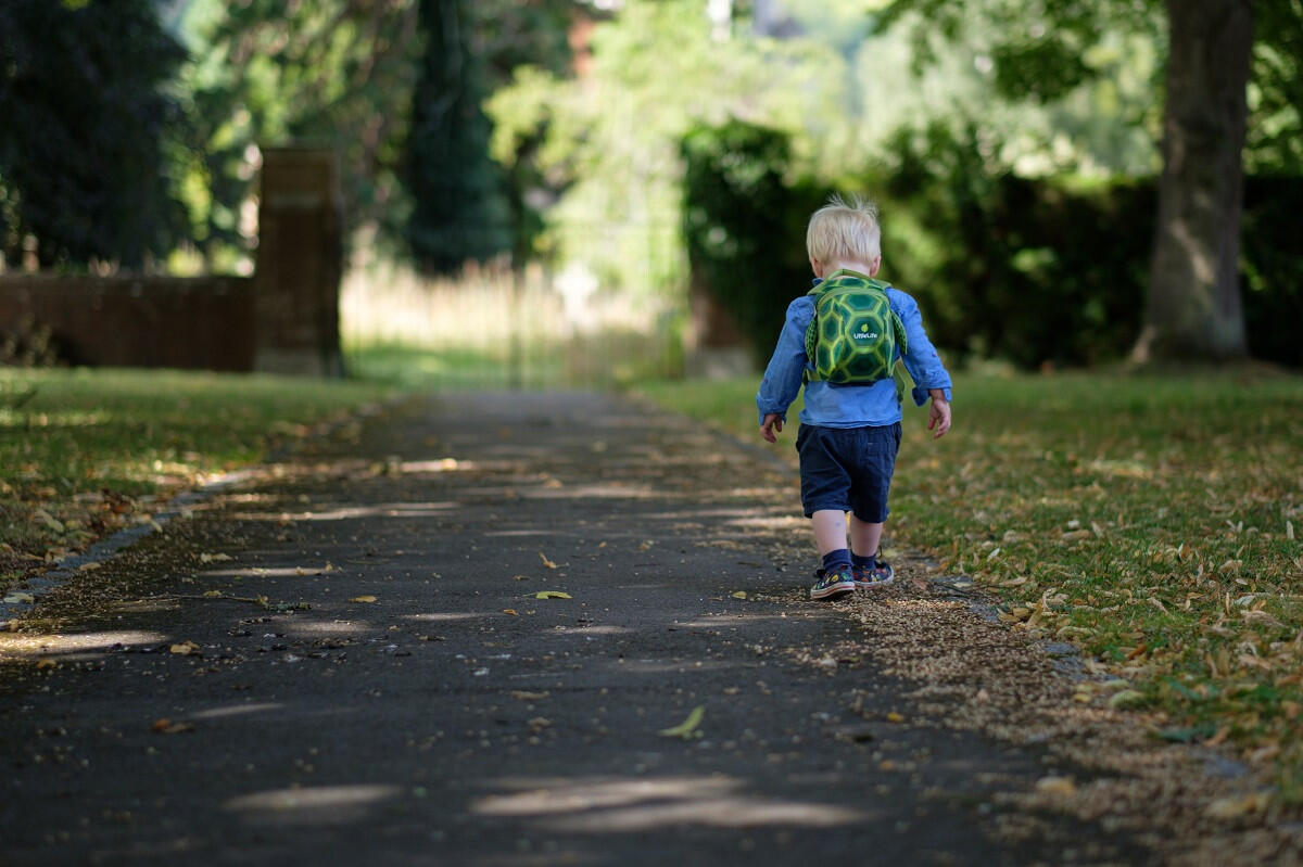 Kinder-Rucksack LittleLife Turtle 2L grün, leicht, mit Leine & Brustgurt 4/7