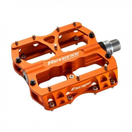 Pédale de plate-forme d'évasion - orange      8390€ 9590€ -12%    * La vente débute le 02/06/2025    REVERSE Pédale de plate-forme d'évasion - orangeVendu exclusivement en ligne   