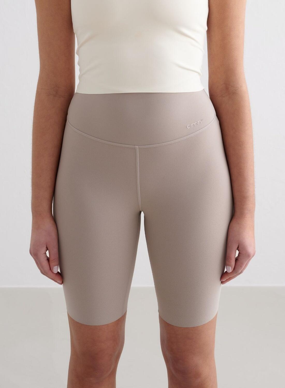 Femme Shorts Évacuation de l'humidité Résistant au Squat Beige Foncé 3/4