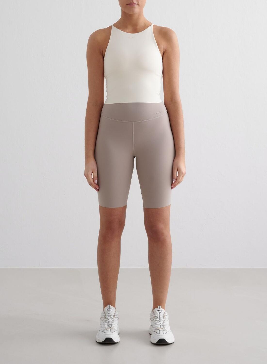 AIM'N Dames Pilates Short Vochtafvoerend Hurkbestendig Donkerbeige