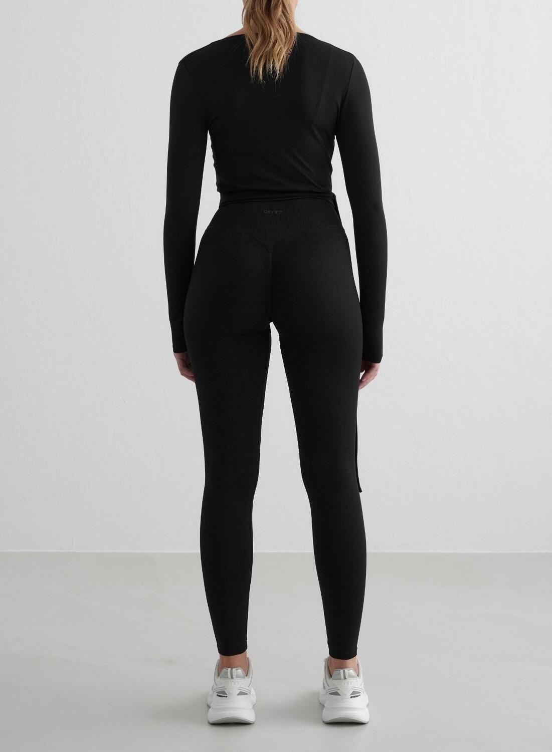 Damski top bezszwowy, kopertowy, z regulowanymi wiązaniami Shape czarny 4/7