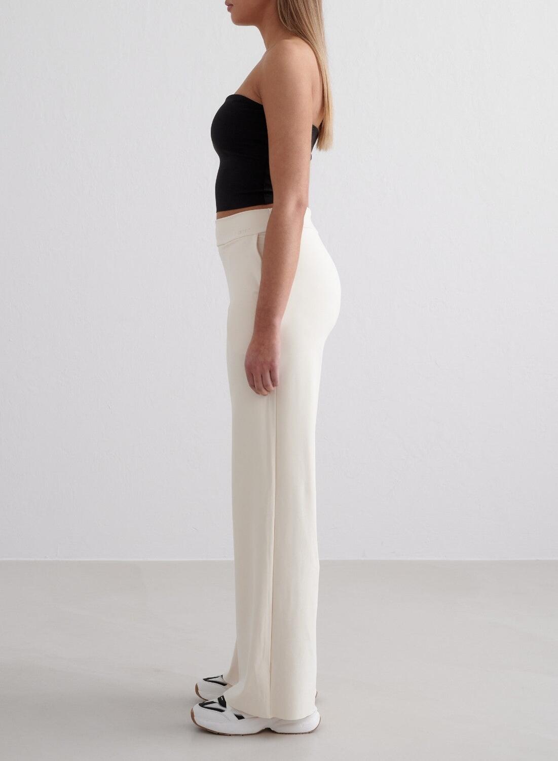 Dames Broek met Wijde Pijpen Amandel Wit 3/6