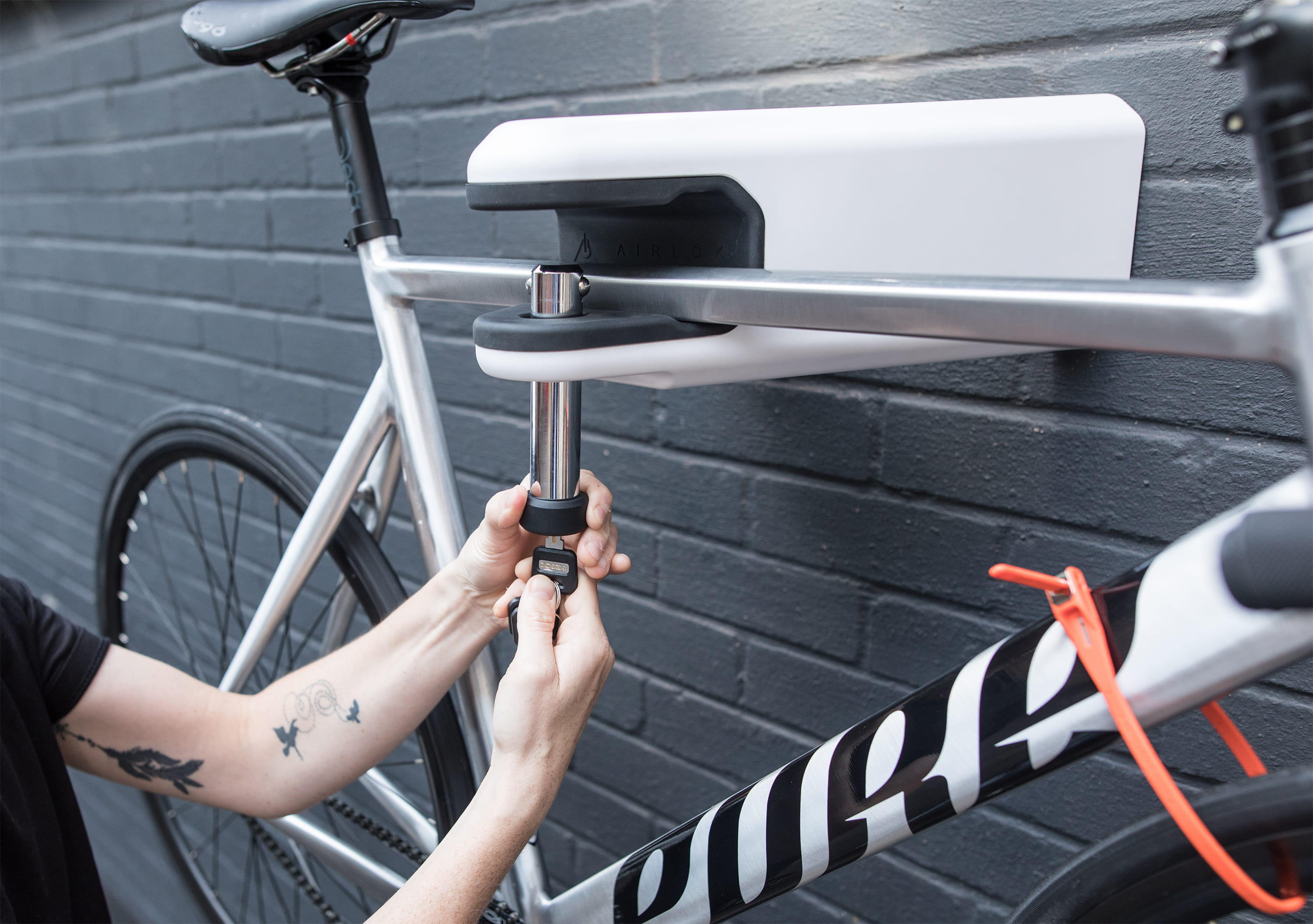 Airlok Maximale veiligheid fiets opberghanger - muurbevestiging - wit 2/5
