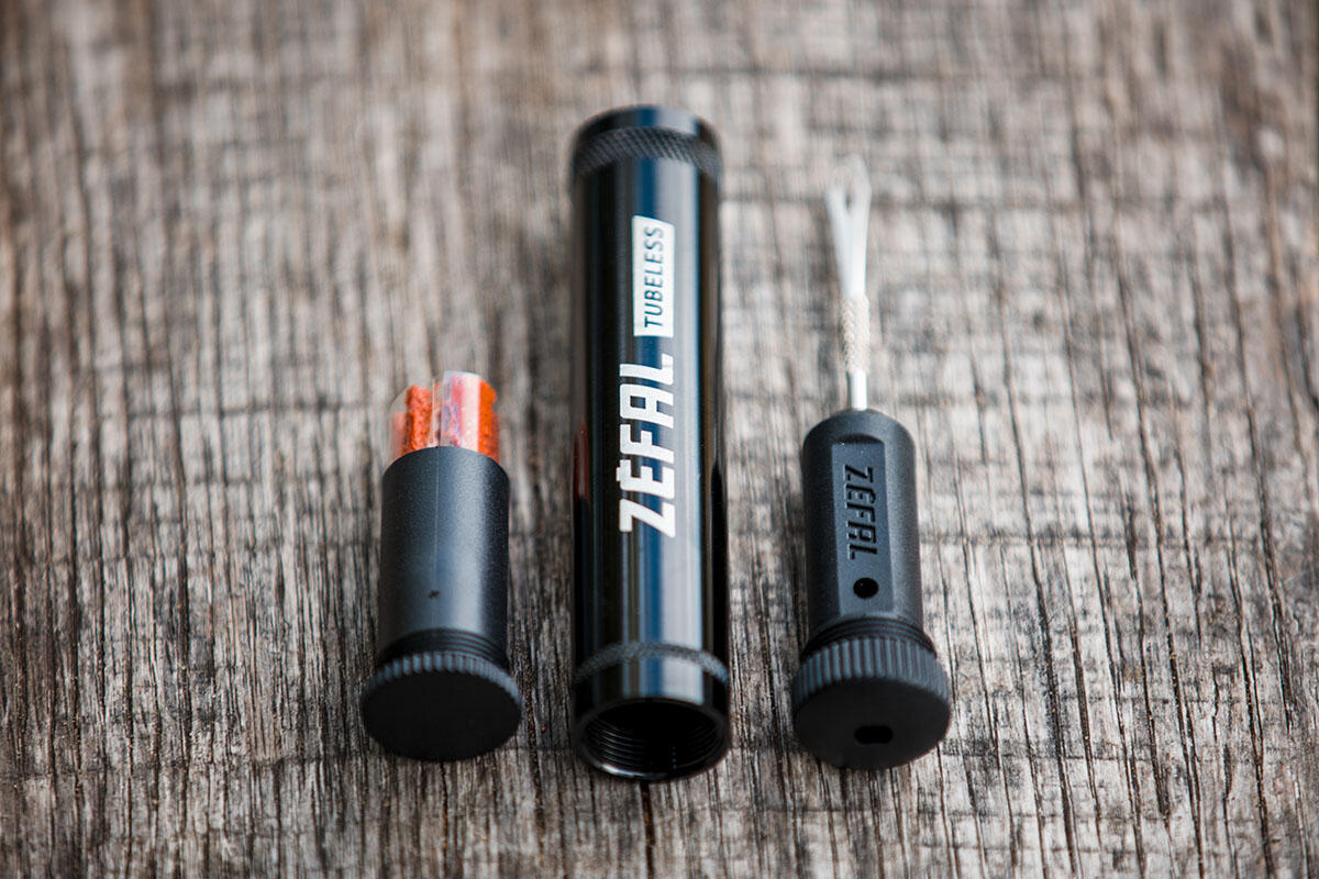 ZEFAL Tubeless Repair Kit – Kit De Réparation Pneu Tubeless 6 Pièces Avec Râpe Inox Et Tube Dissolution (compact)
