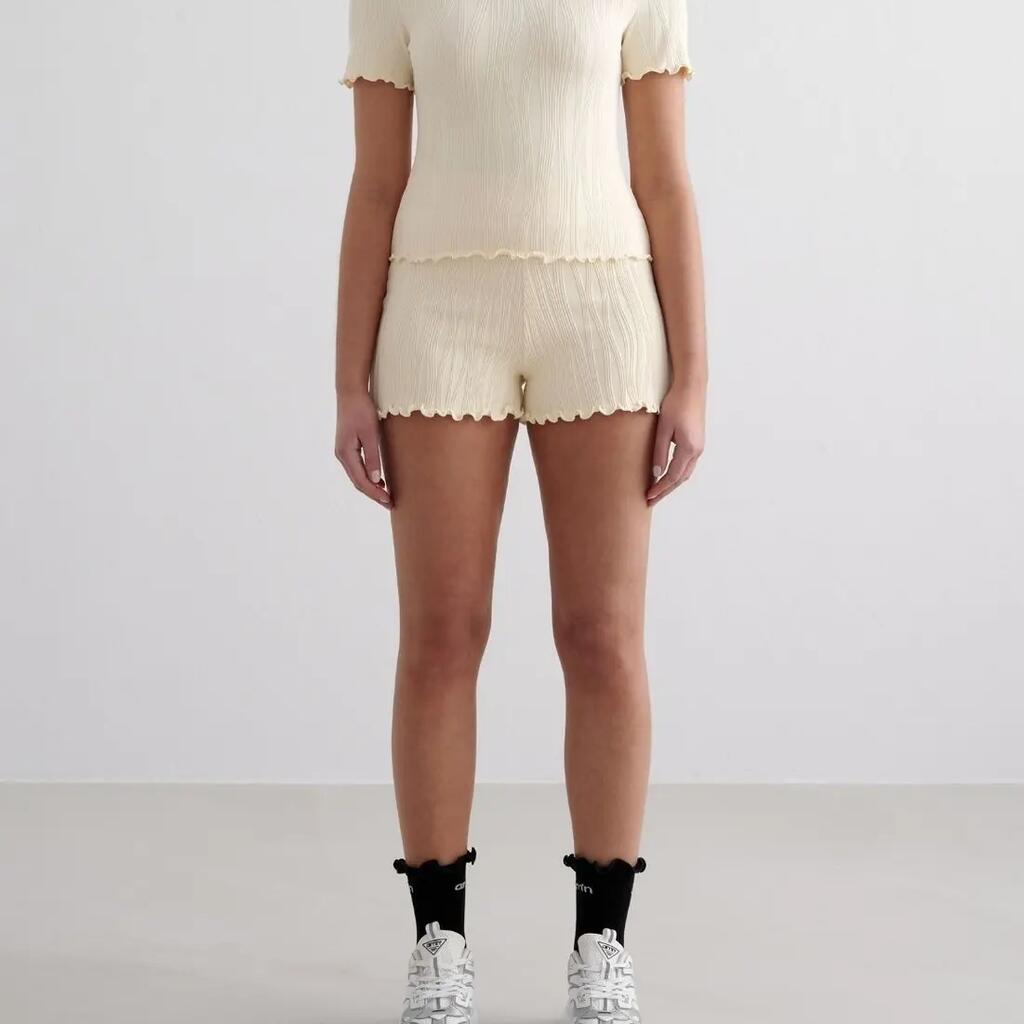 Women's Shorts High-Waisted Seamless Moisture-Wicking Tulip Almond White
