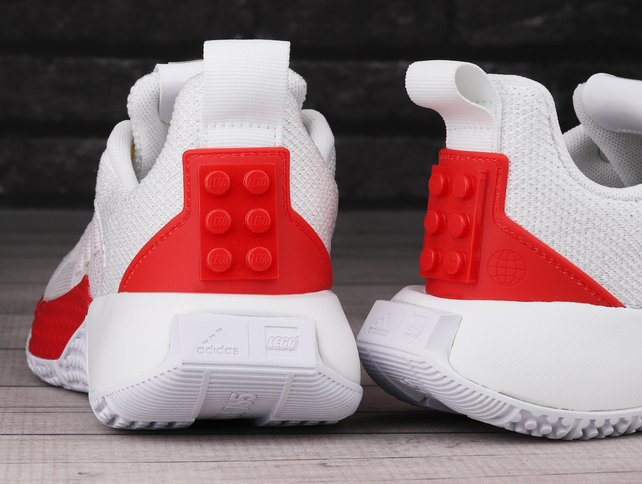 Buty chłopięce sportowe Adidas Lego Sport Pro 6/7