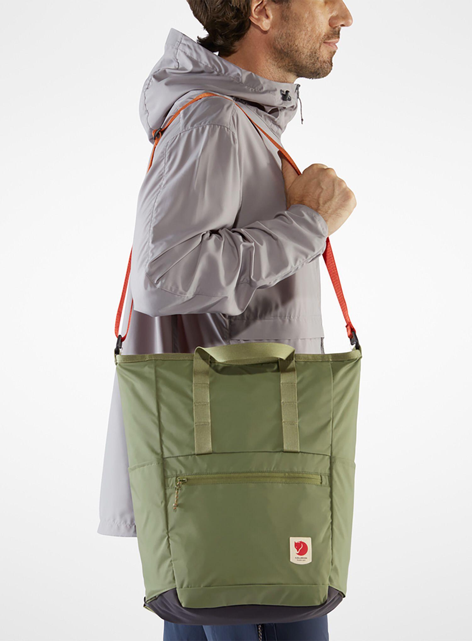 Рюкзак-тоут Fjallraven High Coast Totepack 23 л, 23 l, Зелёный / 23 l, Зелёный (2) / 23 l, Чёрный / 23 l, Оранжевый — фото 4