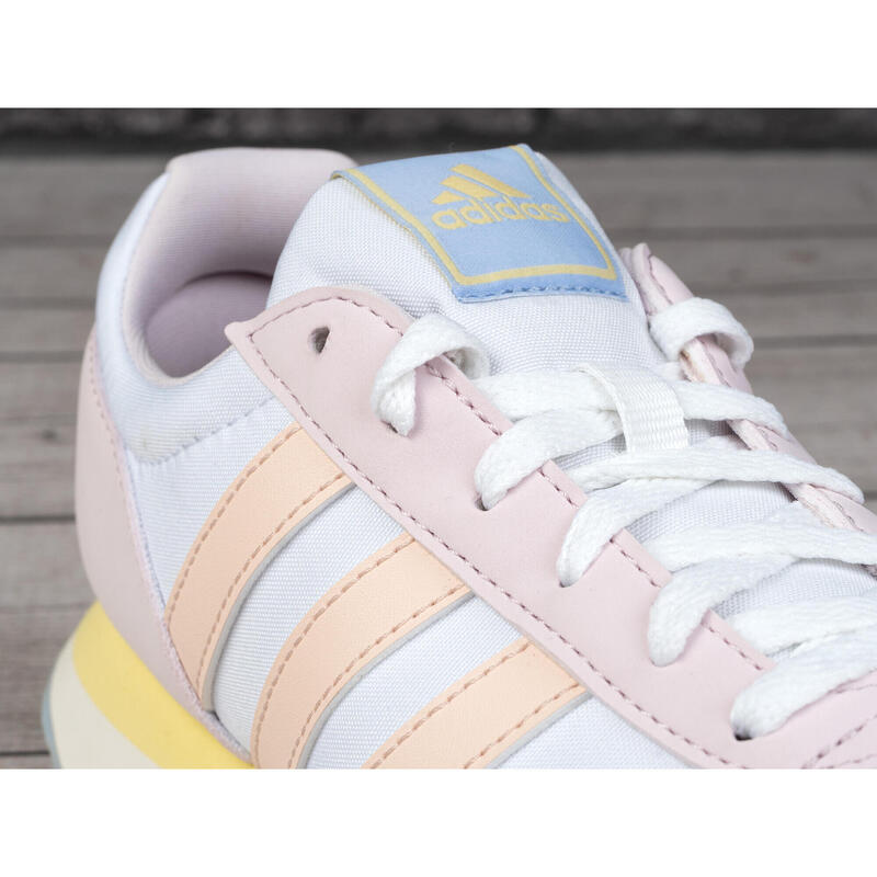 Buty damskie sportowe do chodzenia Adidas RUN 60S