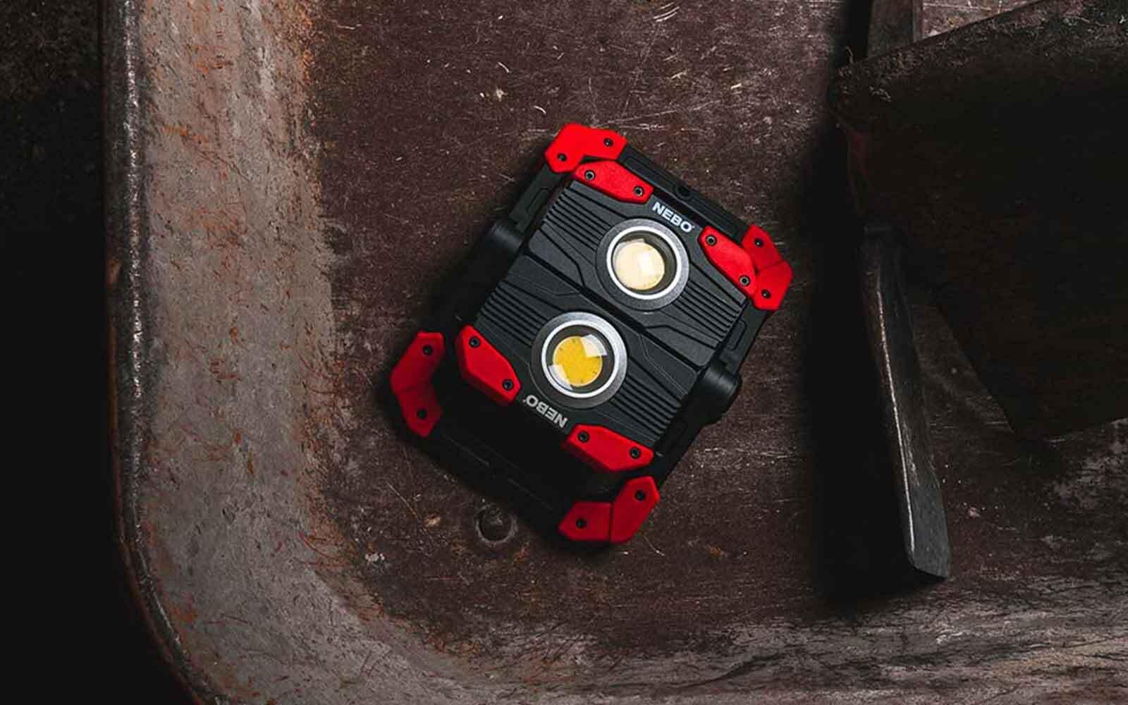 NEBO OMNI 2K – Projecteur LED Rechargeable 2000lm Pivotant fonction Powerbank 5/6