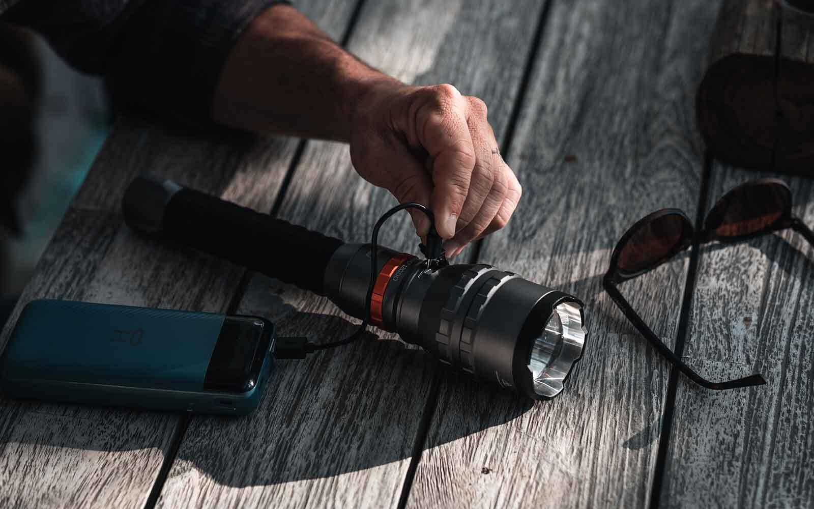 NEBO DAVINCI 12000 lm – Lampe Torche LED Rechargeable Ultra Puissante 5/7