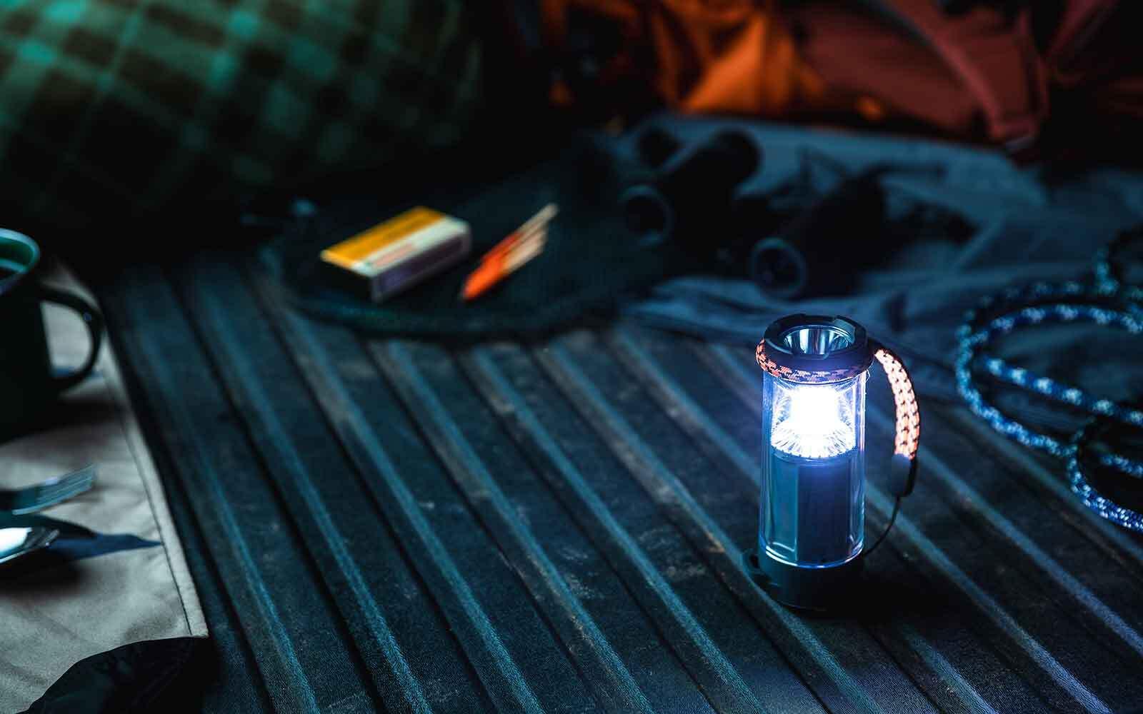 Lanterne NEBO Galileo Tempest 350 – 350 Lumens, LED 360°, Magnétique, IPX7, 8 Modes, Piles AA